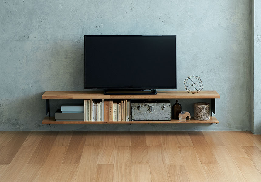 【リビング】ちょっと浮いているテレビを置ける無垢の木の棚板2枚と金具セット　奥行450mm