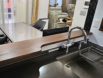【採用事例】#13 厚みと形状にこだわり抜いた、理想のキッチンカウンター