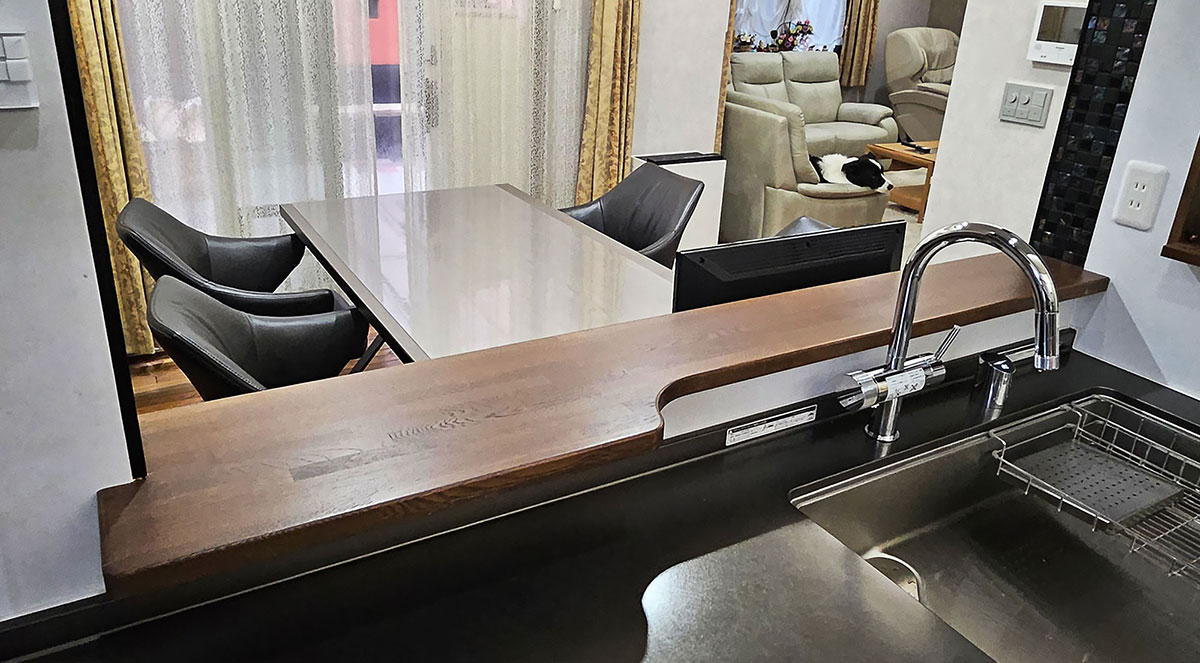 【採用事例】#13 厚みと形状にこだわり抜いた、理想のキッチンカウンター